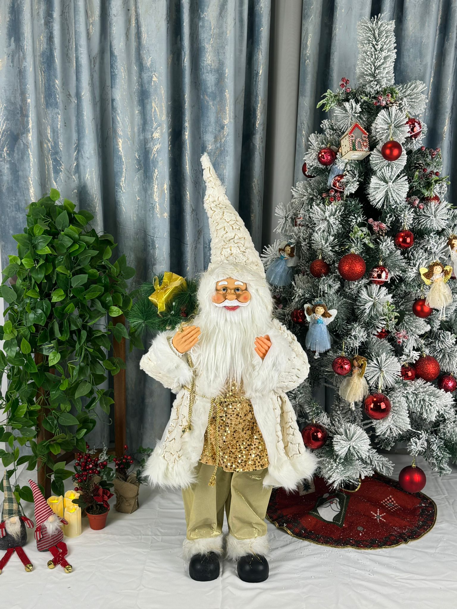 Mos Craciun Alb Auriu 90cm