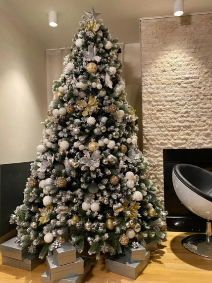 Brad Artificial Graz si conuri 210cm