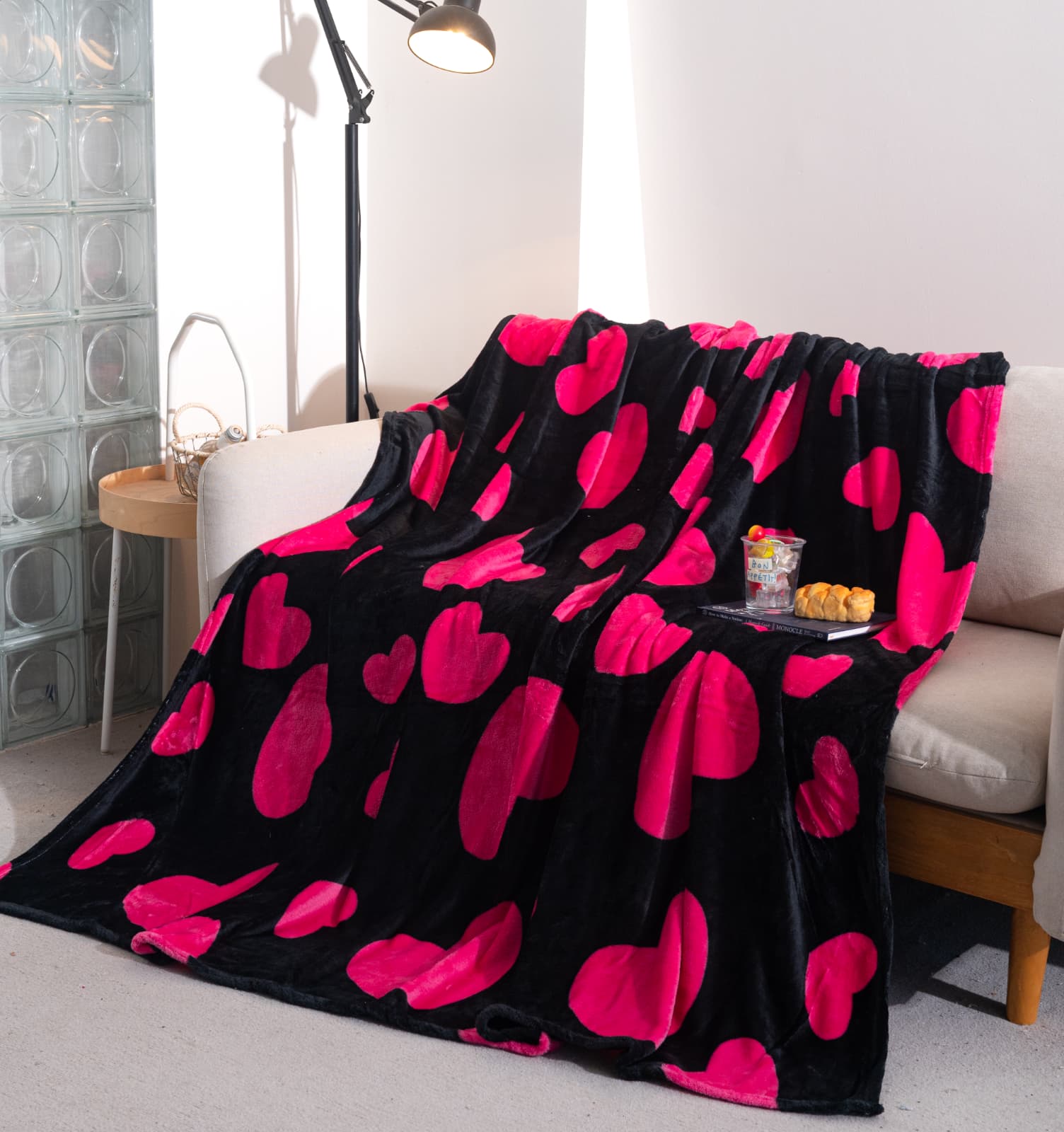 Patura cocolino, Material Pufos, 200x230 cm, Inimioare, Negru/Roz, PT1121