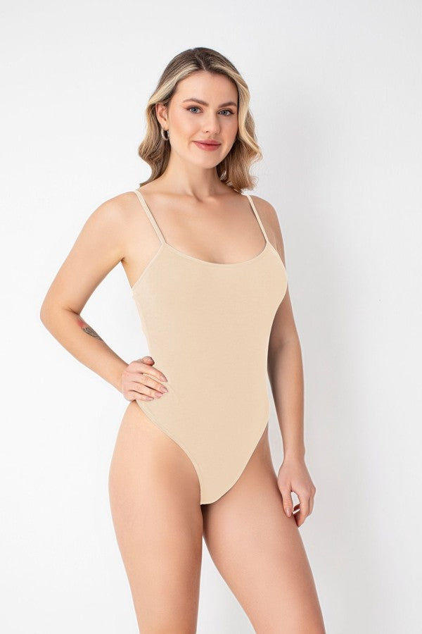 Body dama tanga cu bretea subtire – simplu, feminin, mereu actual